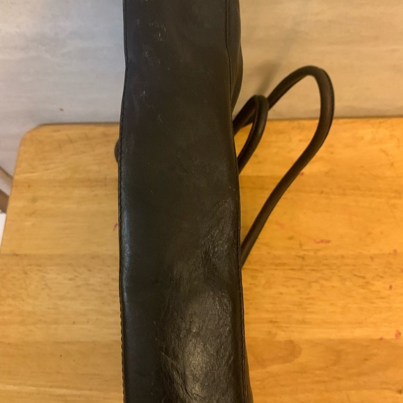 Elegant HOBO Black Leather Tote Bag - Picture 8 of 9